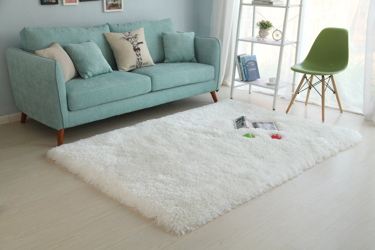 Long Pile Hand Tufted Shag Area Rug in Snow White